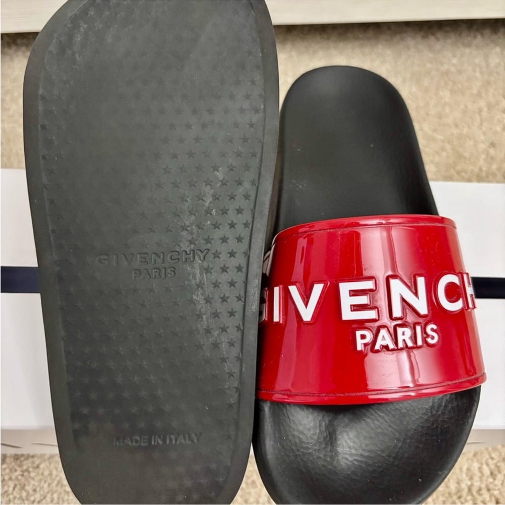 Givenchy red women’s glossy logo rubber pool slide sandals - Picture 14 of 15
